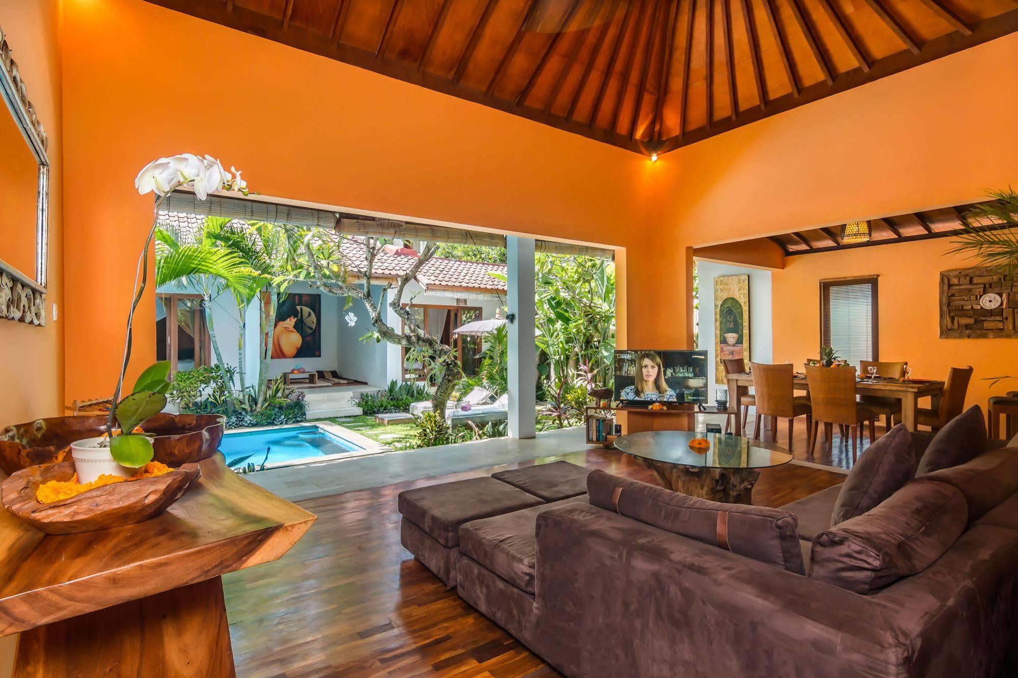 Villa Bisi Seminyak Buitenkant foto