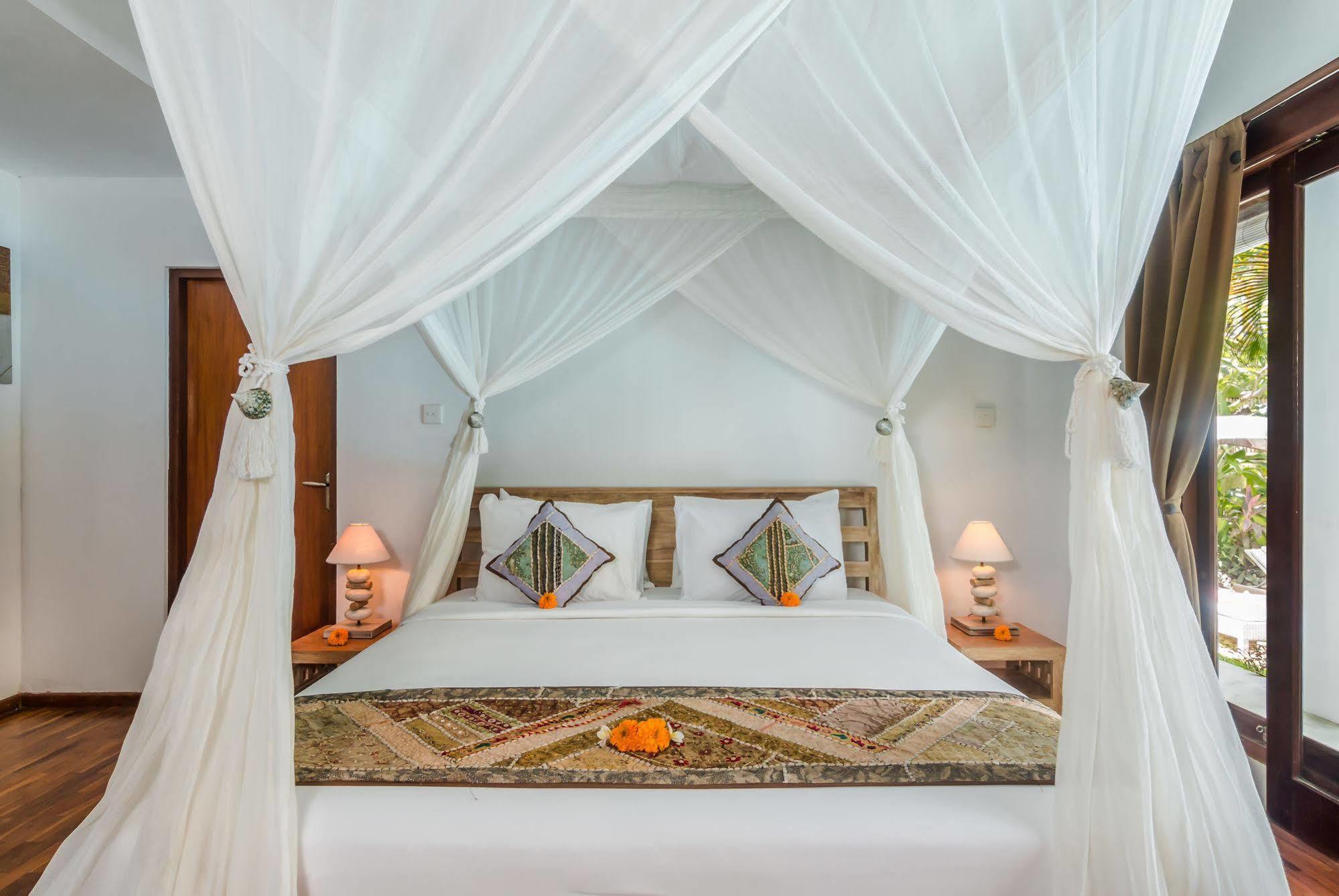 Villa Bisi Seminyak Buitenkant foto