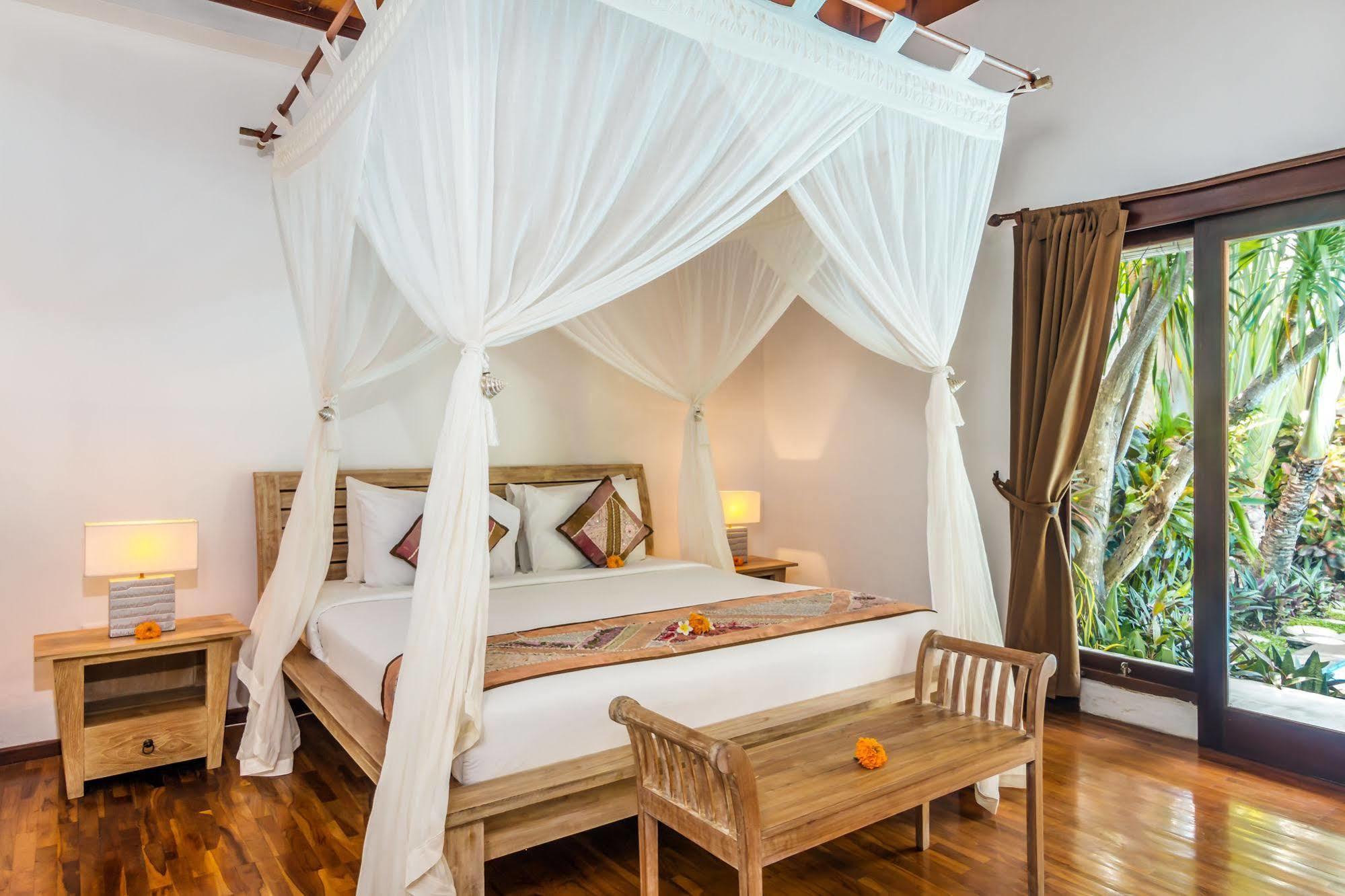 Villa Bisi Seminyak Buitenkant foto