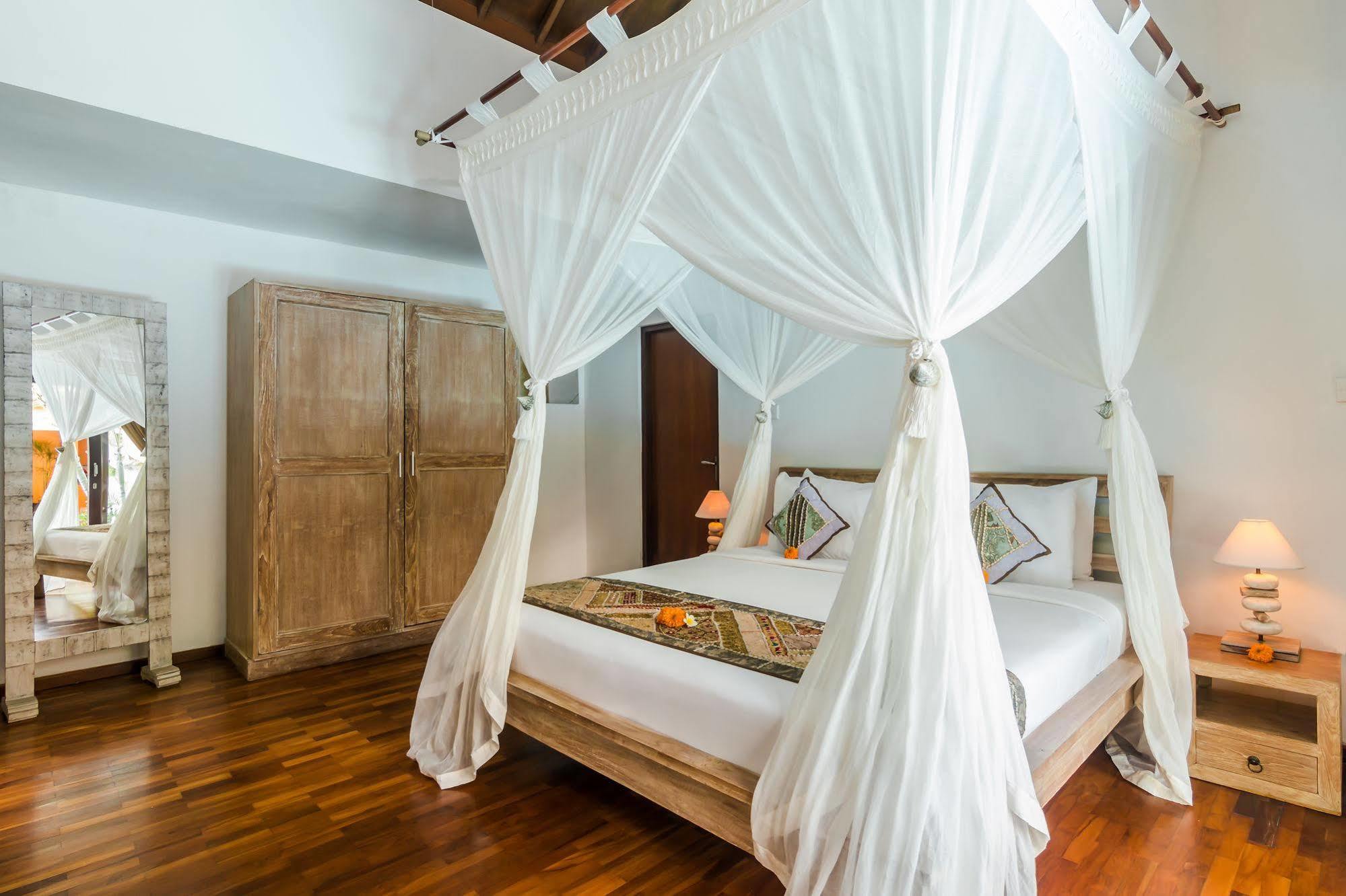 Villa Bisi Seminyak Buitenkant foto