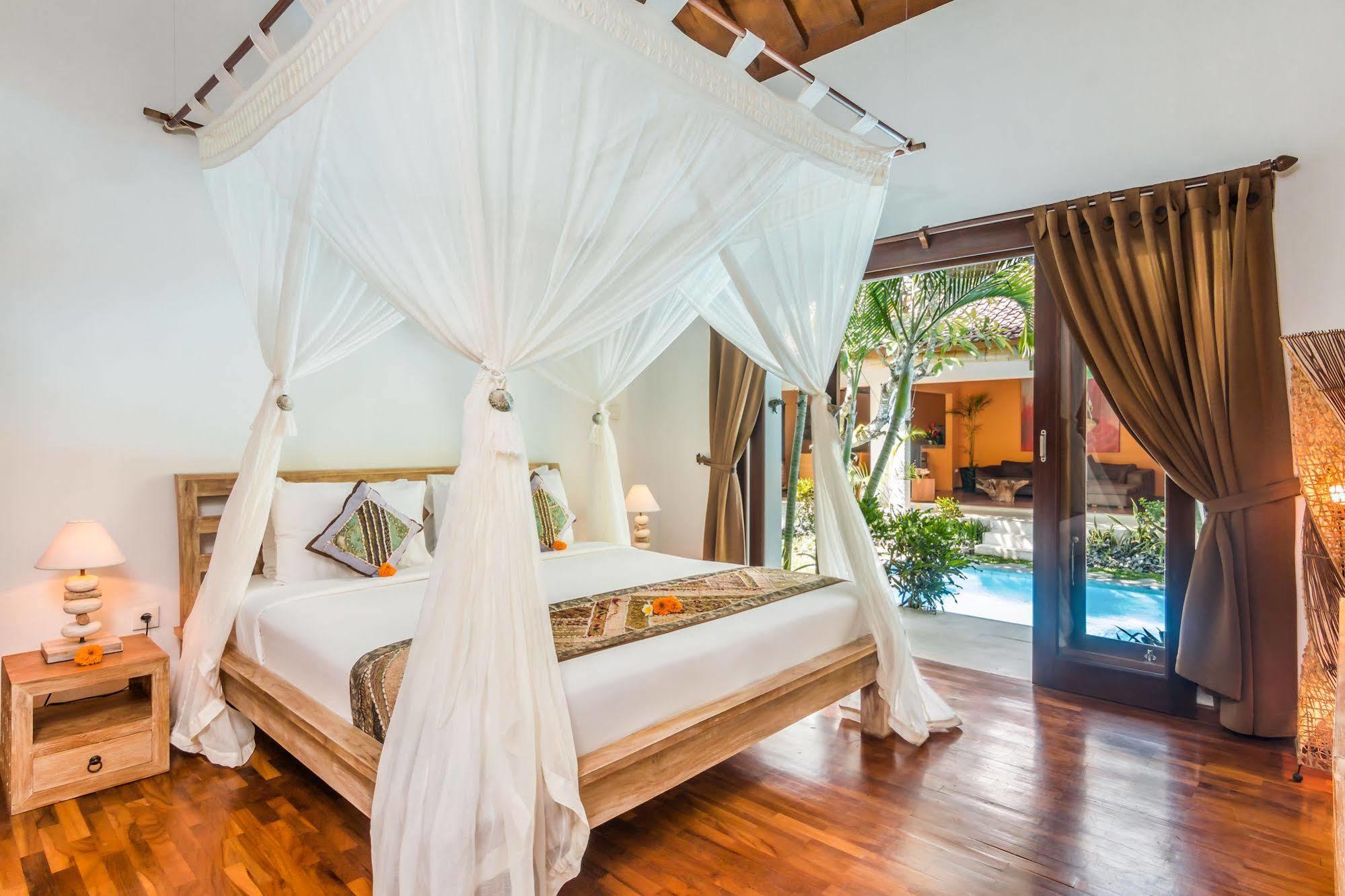 Villa Bisi Seminyak Buitenkant foto