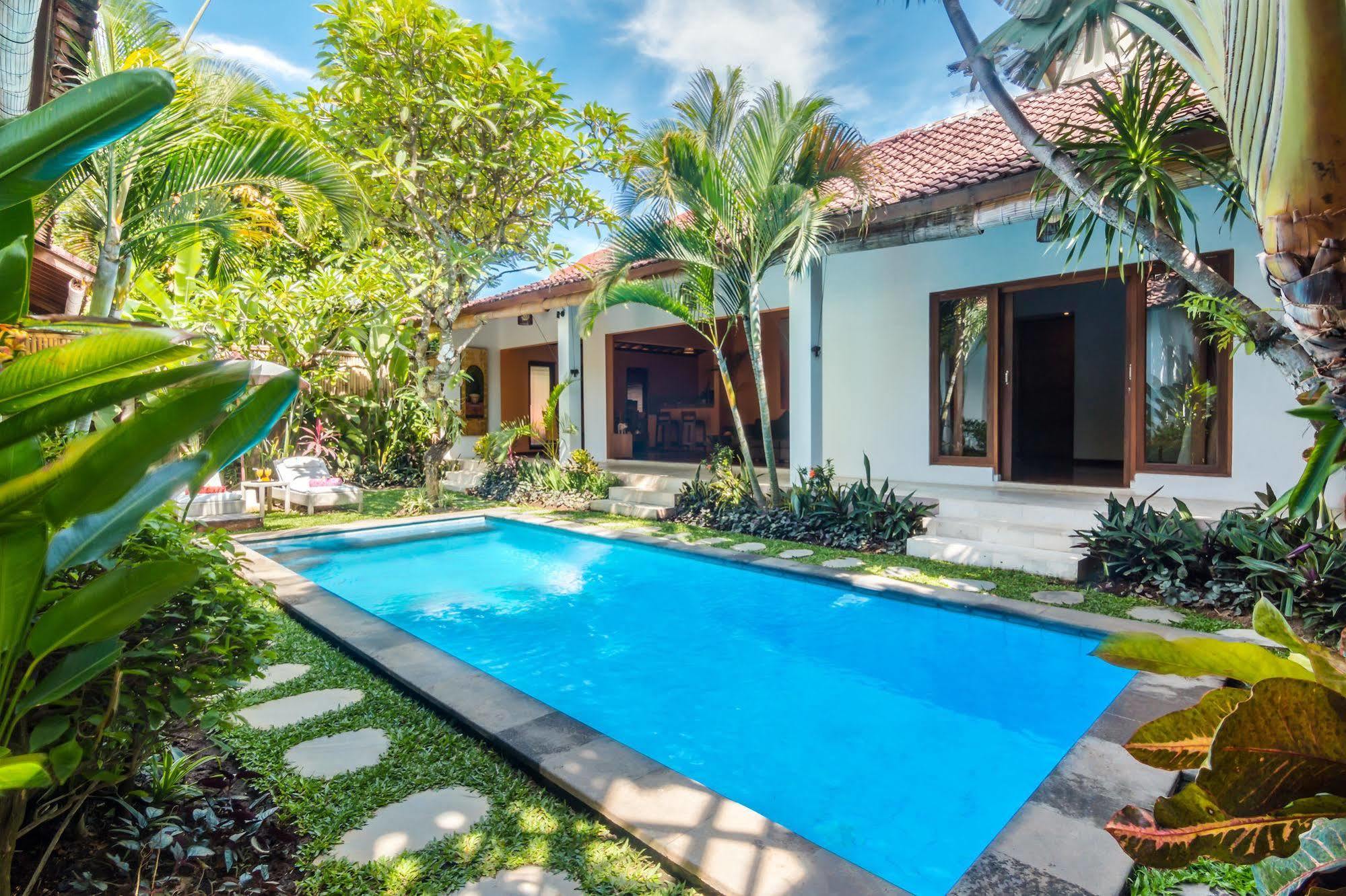 Villa Bisi Seminyak Buitenkant foto